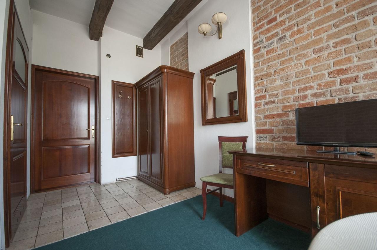 Hotel Restauracja Pod Parowozem Ostrowiec Świętokrzyski Extérieur photo